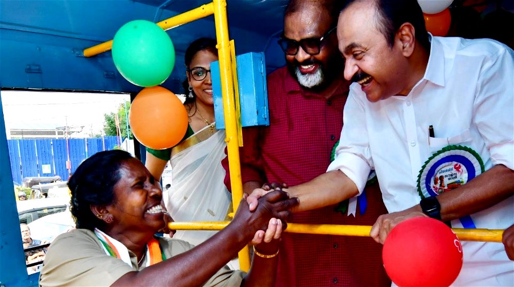 പ്രിയദർശിനി: സ്ത്രീകൾക്കും ട്രാൻസ്‌ജെൻഡർ വ്യക്തികൾക്കും സൗജന്യ കെ.എസ്.ആർ.ടി.സി യാത്ര